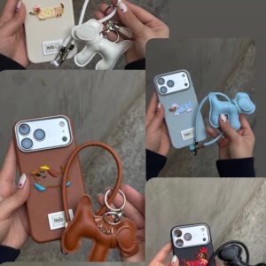 قاب گوشی سگ سوسیسی با بند چرمی و چارم عروسکی کد C3159 | لوازم جانبی مسلمی